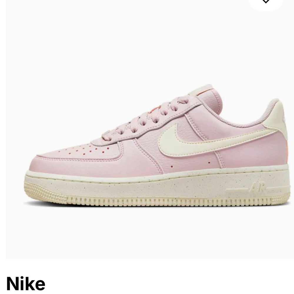 Nike Women's Low-Top Sneakers in Pink and Cream